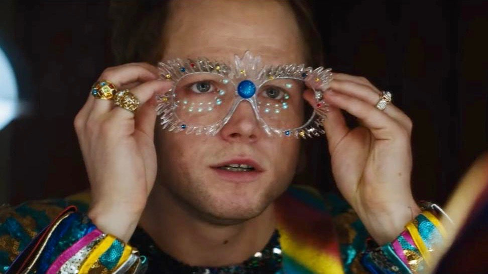 Elton John, l'homme qui adorait porter des bijoux avant tout le monde